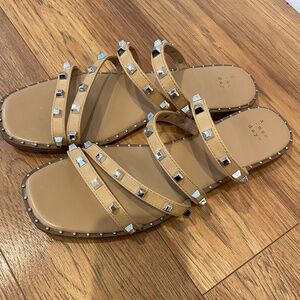 Women’s Size 10 A New Day Sandals * Like New * Taupe with Silver Details